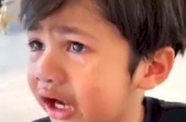 Bocah Ini Menangis Usai Disunat, Minta Dokter Rekatkan Kembali Kulupnya