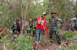 Baru Sehari Dilatih Dandim, Petani Wajo Langsung Bawa Pulang Babi Hasil Buruan