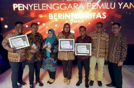 KPU Parepare Sabet Tiga Penghargaan Pemilu Award 2019