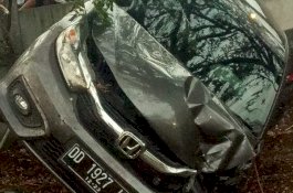 Pikap Vs Minibus di Tol Makassar, Sopir Tewas Terjepit