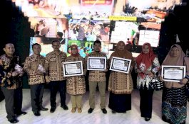 KPU Pangkep Sabet Empat Penghargaan Pemilu Award 2019 Se-Sulsel