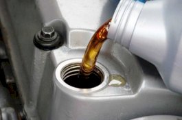 Ini Jarak Ideal Ganti Oli Mesin Motor