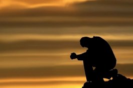 Allah Tak Akan Mengabulkan 3 Macam Doa Ini