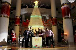 Claro Christmas Lights On 2019 Libatkan 55 Anak Panti Asuhan