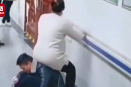 Viral: Suami Jadikan Dirinya Kursi untuk Istrinya yang Sedang Hamil