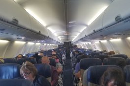 Bertukar Tempat Duduk dengan Seorang Pria, Penumpang Berjilbab Ini Diusir Pramugari