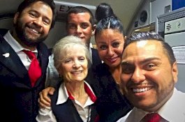 Bergaji Rp3,5 Miliar Per Tahun, Nenek Pramugari Ini Dipecat Setelah Dituduh Curi Susu