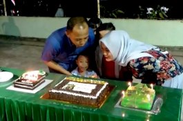 Didampingi Istri dan Anak, Dandim Jeneponto Tiup Lilin Ultah Ke-41