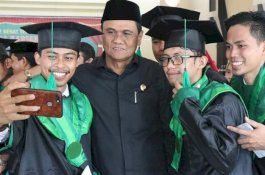 STAI Al-Gazali Wisuda 65 Mahasiswa, Ini Pesan Bupati Barru