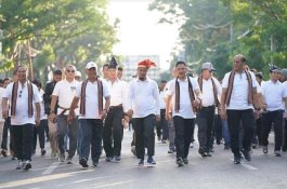 Di Acara Jalan Sehat Keluarga, Wagub Sulsel: Berlemah Lembutlah Kepada Ibu