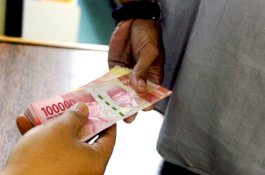 Bupati Sidrap Minta Pengusaha Kafe Laporkan Oknum Pengacara Nakal