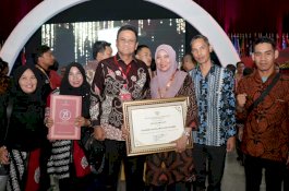 Peduli HAM, Bupati Barru Terima Penghargaan ke 26