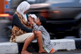 Bocah yang Dipaksa Mengemis Ibunya Mulai Pergi Sekolah