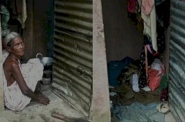 Nenek Berusia 72 Tahun Hidup di Toilet Umum Sejak 3 Tahun