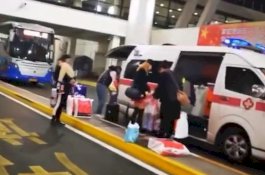 Biar Tak Kena Macet, Pejabat Bandara di China Jemput Rekan Pakai Ambulans