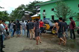 Mahasiswa STIE Amkop Hampir Bentrok di Depan Polisi
