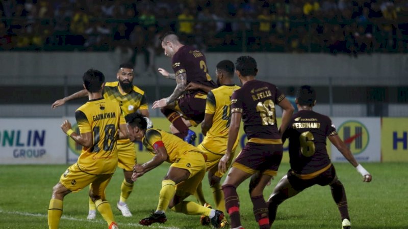 Diwarnai Kartu Merah Amido Balde, PSM Tumbang di Markas Barito Putera 3-2
