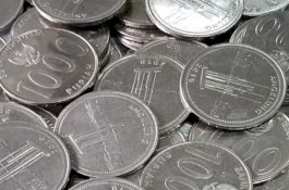 Ada-ada Saja, Gadis Ini Menelan Koin untuk Bisa Bermain Bareng Teman