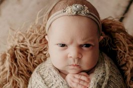 Foto Bayi Pemarah yang Menggemaskan Lagi Viral