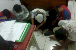 Bukannya Ngaji, 5 Santri di Bone Bobol Konter, Curi Belasan iPhone