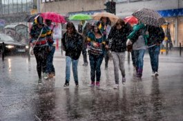 Kehujanan Bisa Bikin Sakit? Ini Faktanya