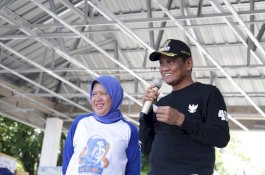 Jalan Sehat Hari Ibu, Suardi Saleh Bagi Resep Hidup Bahagia