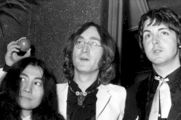 Kacamata Bulat John Lennon Terjual Seharga Rp2,5 Miliar