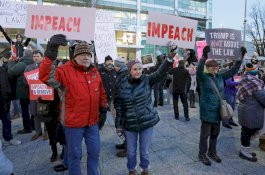 Ribuan Warga AS Turun ke Jalan untuk Dukung Pemakzulan Trump