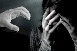 Lawan Dua Pemerkosa Bersenjata Api, Gadis Ini Selamat dengan Leher Terluka