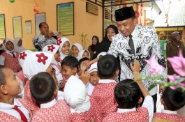 Pemkab Bantaeng Target Distribusi Seragam Sekolah Gratis Tuntas di Desember
