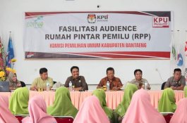 Muslimat NU Kunjungi KPU Bantaeng, Ini yang Dilakukannya