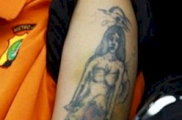 Bergambar Perempuan Berkemben di Lengan Kiri, Ini Makna Tato Habib Husein Alatas