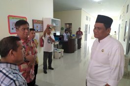 Temukan Toilet Tanpa Lampu di RSUD, Bupati Barru Siapkan Tindakan Tegas