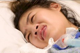 Gegara Operasi Pembesaran Payudara, Remaja ini Alami Kerusakan Otak