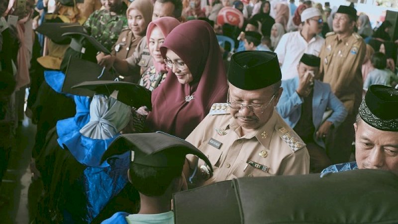 Suasana wisuda santri TK/TPA di Jeneponto.