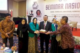 Diikuti Berbagai Perguruan Tinggi, UIT Gelar Seminar Nasional