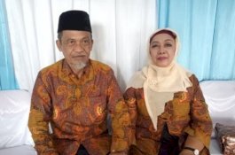 Setelah 51 Tahun, Pria Ini Akhirnya Nikahi Cinta Pertamanya