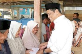 Delapan Kelompok Tani di Barru Terima Asuransi dari Bupati