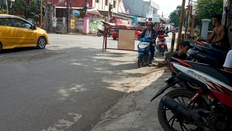 Hari Kedua Sistem Satu Arah di Gowa, Banyak Warga Melawan Arus