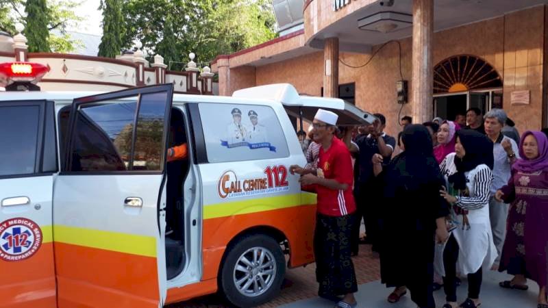 Suasana di Sekitar Masjid Raya Parepare saat Tahir Tenro meninggal.