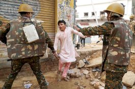 Polisi India Menjarah Rumah Keluarga Muslim, Anak-Anak dan Mahasiswa Ikut Babak Belur