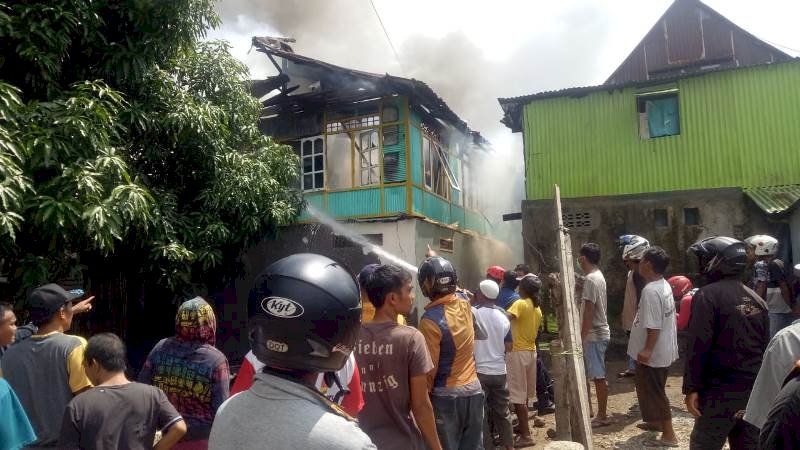 Suasana di lokasi kebakaran di wilayah Kelurahan Ujung Baru, Kecamatan Soreang, Parepare, Kamis (26/12/2019).