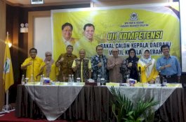 Golkar Sulsel 'Interogasi' Danny Soal Foto Salam Komando Bareng None
