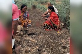 Anak-anak Cacat Dikubur Sampai Leher Selama Gerhana, Diyakini Bisa Sembuh