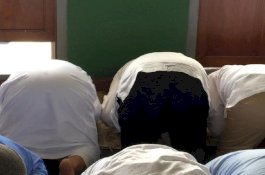 Percepat Bacaan di Rakaat Akhir, Khatib Sekaligus Imam Salat Jumat Meninggal Usai Salam