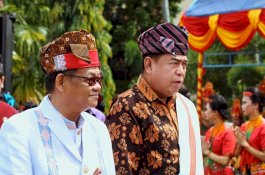 Pantun Cinta Sekprov Sulsel Tutup Kemilau Toraja 2019