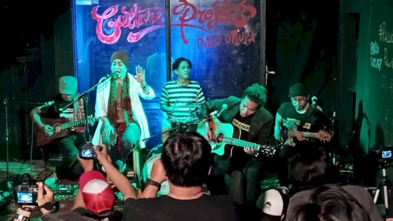 Salah satu grup band asal Palu, Sulawesi Tengah yaitu Culture Project merilis single perdana berjudul "Palu Dilupa". 