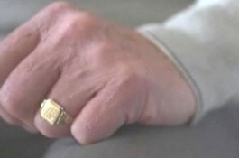 Menakjubkan, Cincin yang Hilang di Ladang Dikembalikan ke Pemiliknya setelah 61 Tahun