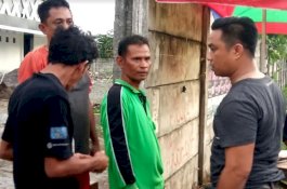 Merekam saat Ada Razia, Pria Berwajah Keriput Ini Dilabrak Polisi