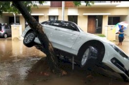 Segini Harga BMW yang Hanyut Dibawa Banjir di Serpong